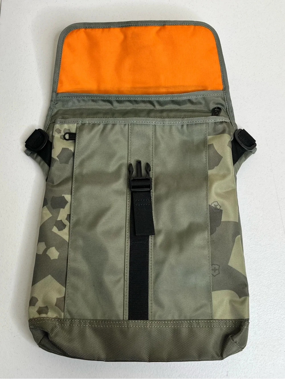 Victorinox Altmont Classic Olive Camo Flapover Bag Orange Lining NO STRAP